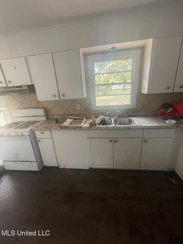 1043 Deryll Street, Jackson, MS 39212