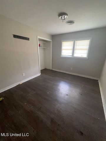 1043 Deryll Street, Jackson, MS 39212
