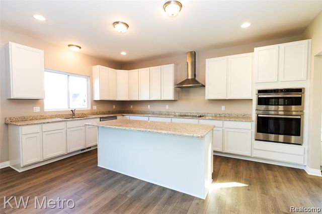 34607 John Bartley Circle, Sterling Heights, MI 48310