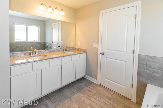 34607 John Bartley Circle, Sterling Heights, MI 48310