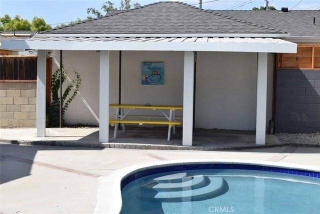 6838 Bertrand, Reseda, CA 91335