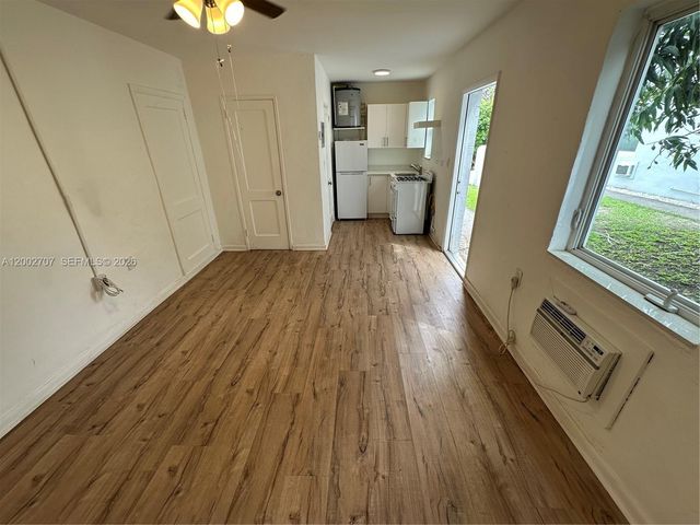 480 SW 10th St 8, Miami, FL 33130