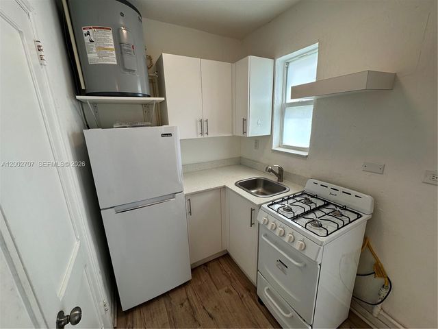 480 SW 10th St 8, Miami, FL 33130