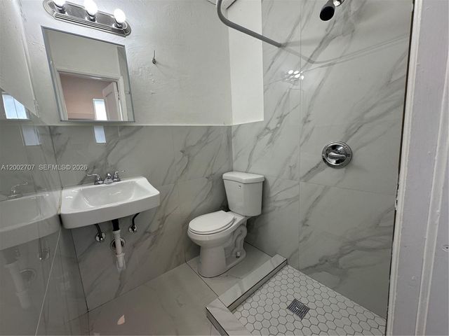 480 SW 10th St 8, Miami, FL 33130