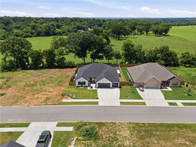 169 N Antelope Avenue, Farmington, AR 72730