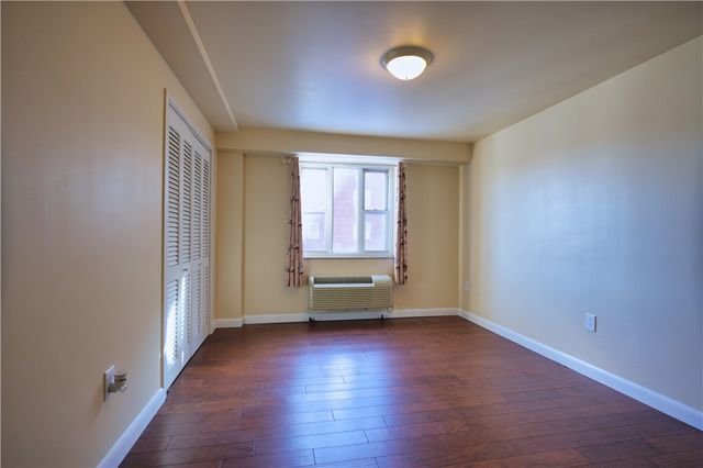 4625 Fifth 408, Oakland, PA 15213