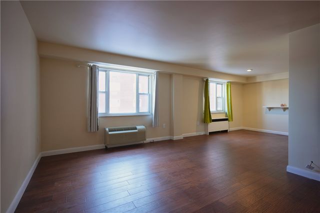 4625 Fifth 408, Oakland, PA 15213