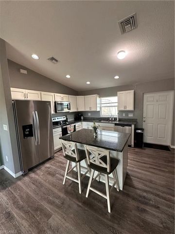 9025 Lamkin CIR, Labelle, FL 33935