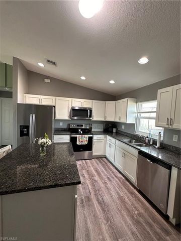 9025 Lamkin CIR, Labelle, FL 33935