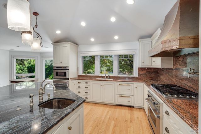 1549 E Napa St, Sonoma, CA 95476