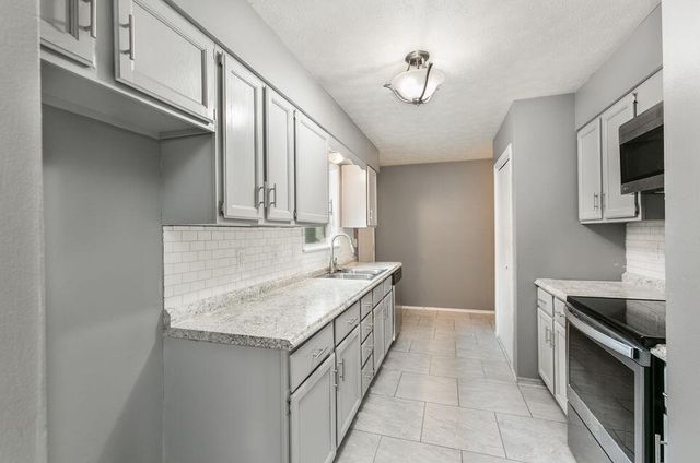 1363 Welch Road, Reeds Spring, MO 65737