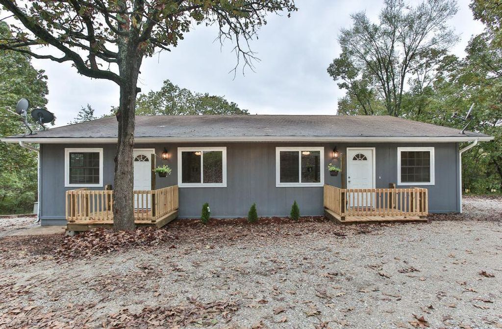 1363 Welch Road, Reeds Spring, MO 65737