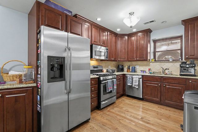857 W Ainslie Street G, Chicago, IL 60640
