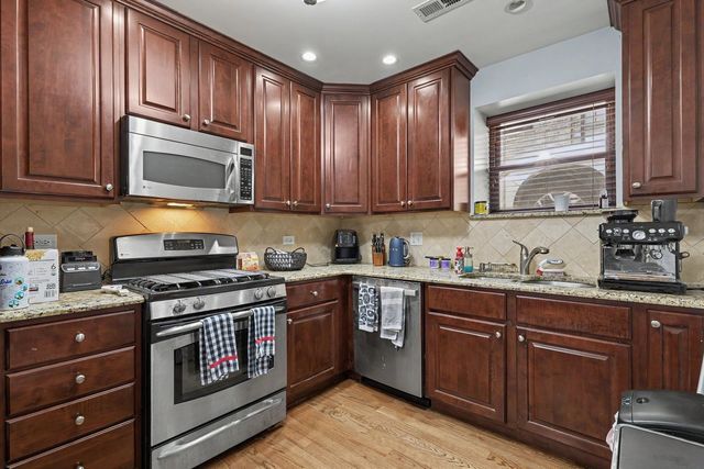 857 W Ainslie Street G, Chicago, IL 60640