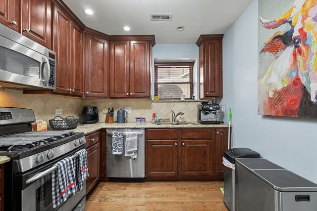 857 W Ainslie Street G, Chicago, IL 60640