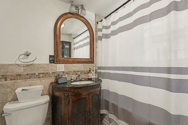 857 W Ainslie Street G, Chicago, IL 60640
