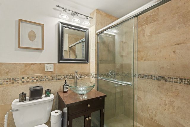857 W Ainslie Street G, Chicago, IL 60640