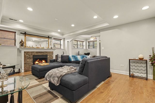 857 W Ainslie Street G, Chicago, IL 60640