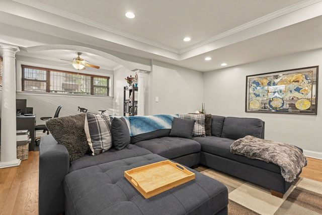857 W Ainslie Street G, Chicago, IL 60640