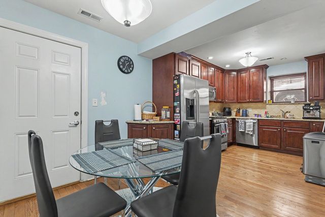 857 W Ainslie Street G, Chicago, IL 60640