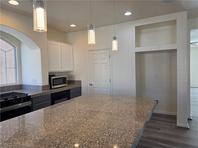 9739 Fox Estate Street, Las Vegas, NV 89141