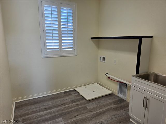9739 Fox Estate Street, Las Vegas, NV 89141