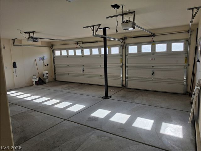 9739 Fox Estate Street, Las Vegas, NV 89141