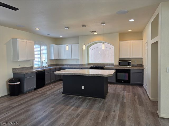 9739 Fox Estate Street, Las Vegas, NV 89141