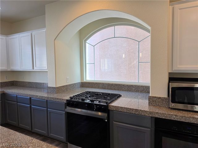 9739 Fox Estate Street, Las Vegas, NV 89141