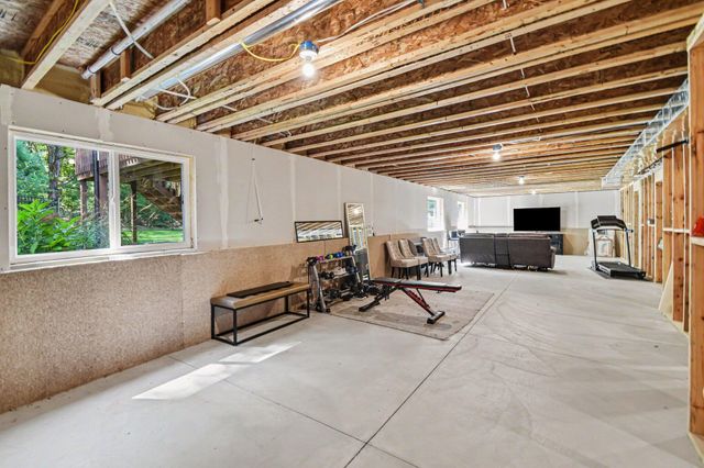 8802 Lapham Drive NE, Rockford, MI 49341