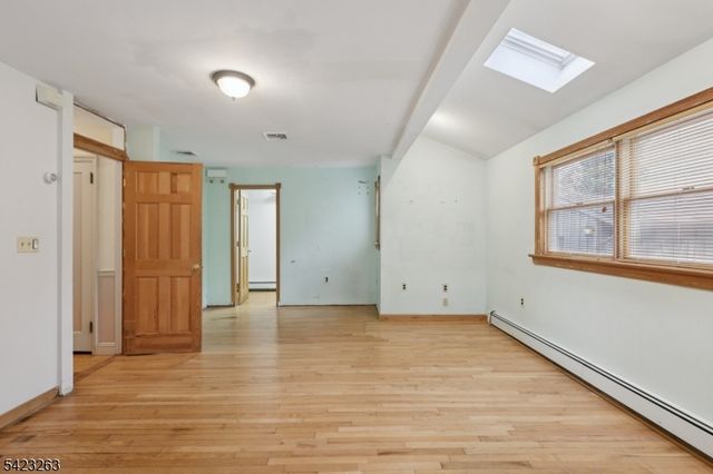 27 Jagoe St, Bergenfield Boro, NJ 07621