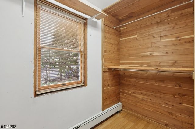 27 Jagoe St, Bergenfield Boro, NJ 07621