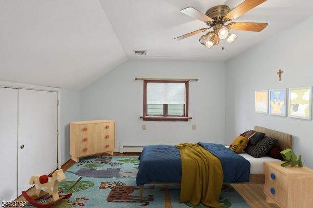27 Jagoe St, Bergenfield Boro, NJ 07621