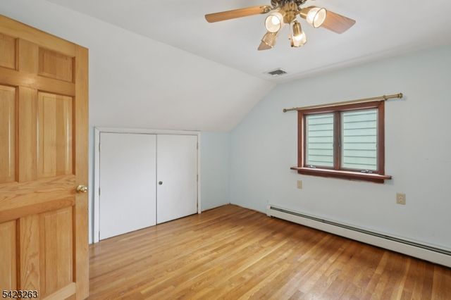 27 Jagoe St, Bergenfield Boro, NJ 07621