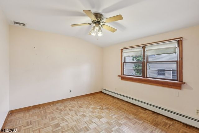 27 Jagoe St, Bergenfield Boro, NJ 07621