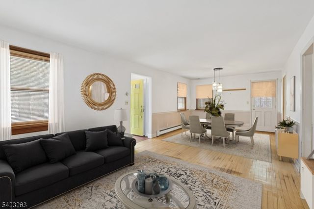 27 Jagoe St, Bergenfield Boro, NJ 07621