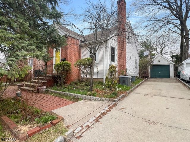 27 Jagoe St, Bergenfield Boro, NJ 07621