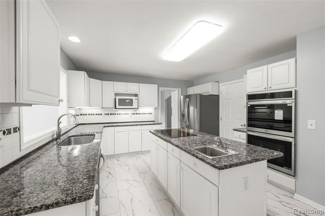 441 Parkview Drive Drive, Detroit, MI 48214