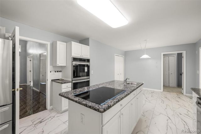 441 Parkview Drive Drive, Detroit, MI 48214