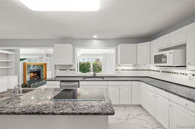 441 Parkview Drive Drive, Detroit, MI 48214