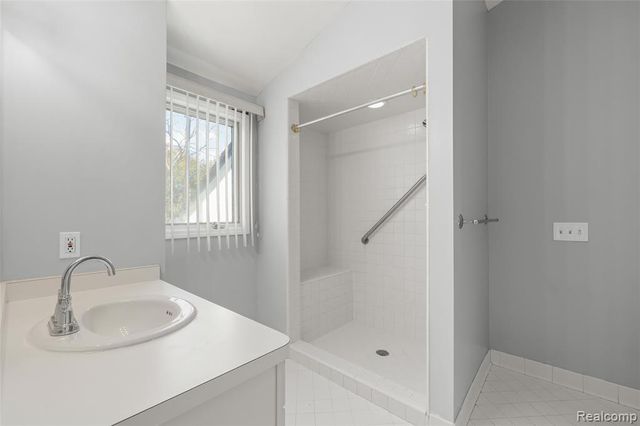 441 Parkview Drive Drive, Detroit, MI 48214