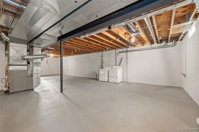 441 Parkview Drive Drive, Detroit, MI 48214