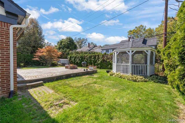 441 Parkview Drive Drive, Detroit, MI 48214