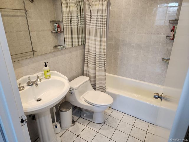 6254 97th Place 12J, Rego Park, NY 11374
