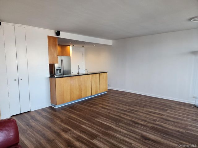 6254 97th Place 12J, Rego Park, NY 11374