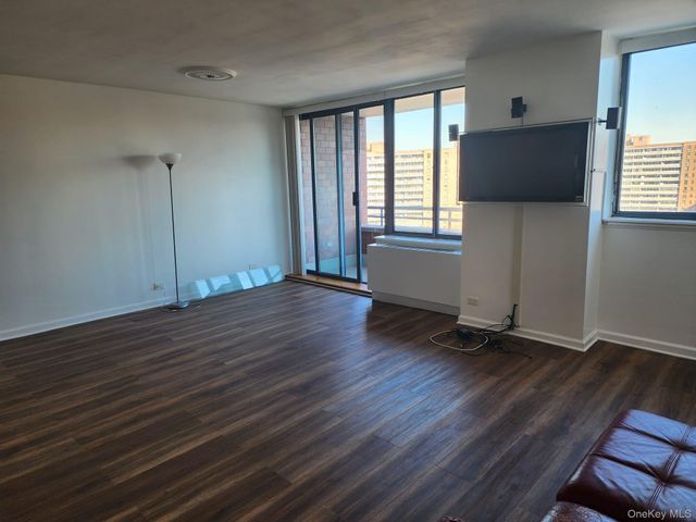 6254 97th Place 12J, Rego Park, NY 11374