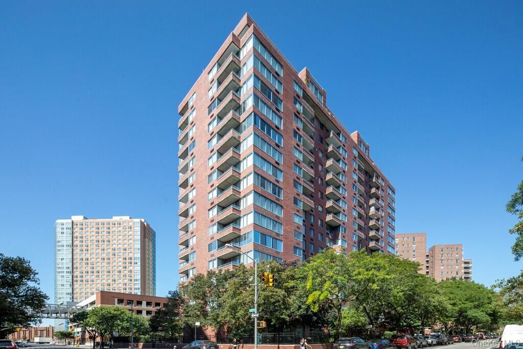6254 97th Place 12J, Rego Park, NY 11374