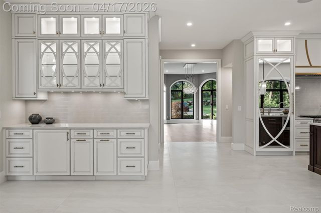 5305 Elmgate Bay Drive, Orchard Lake Village, MI 48324