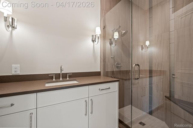 5305 Elmgate Bay Drive, Orchard Lake Village, MI 48324