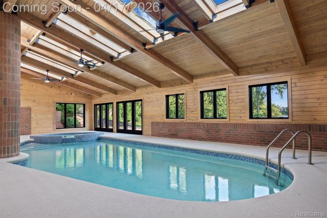 5305 Elmgate Bay Drive, Orchard Lake Village, MI 48324